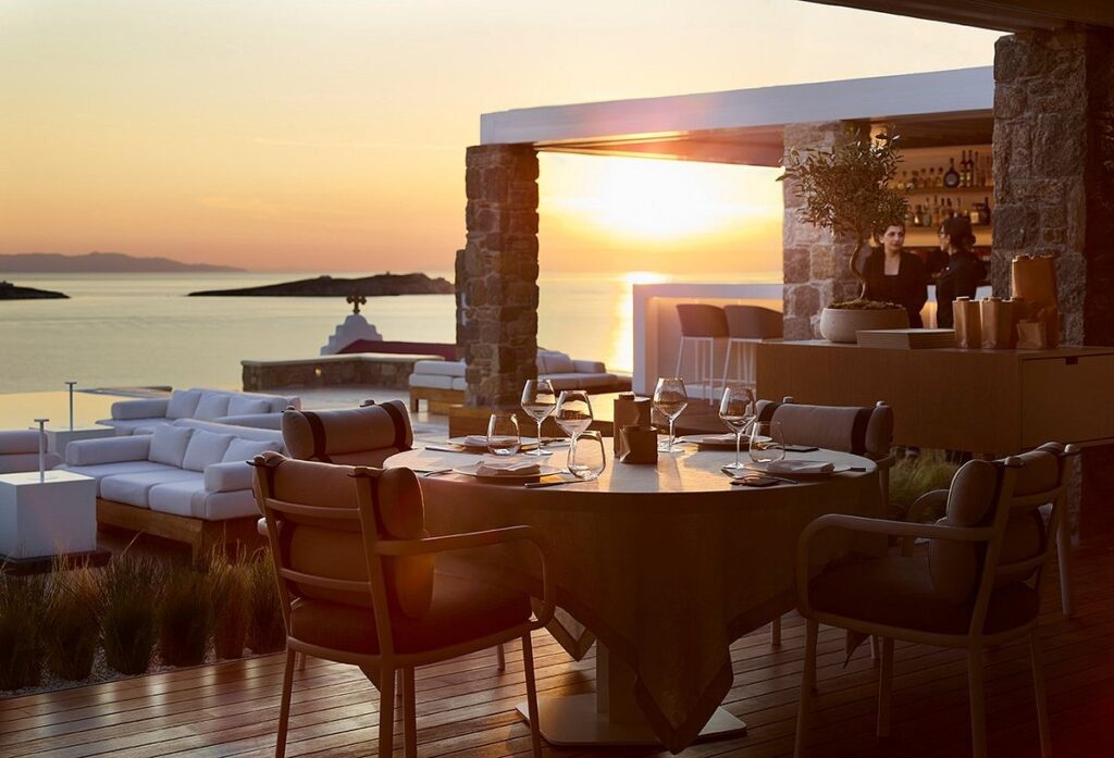 dining in Mykonos