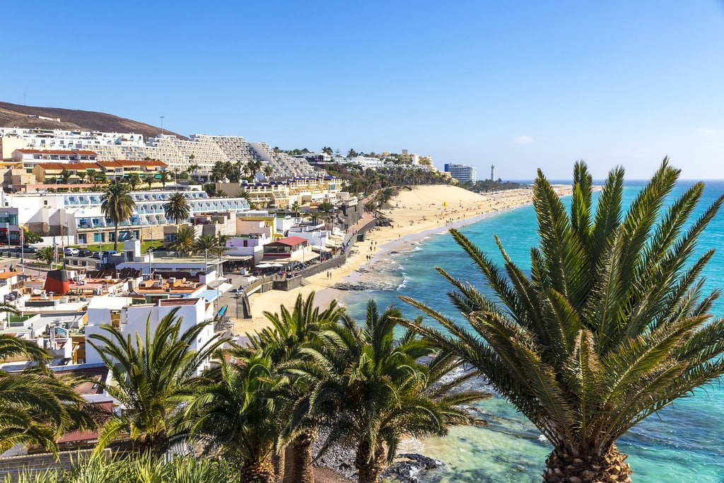 warm places to visit in january
