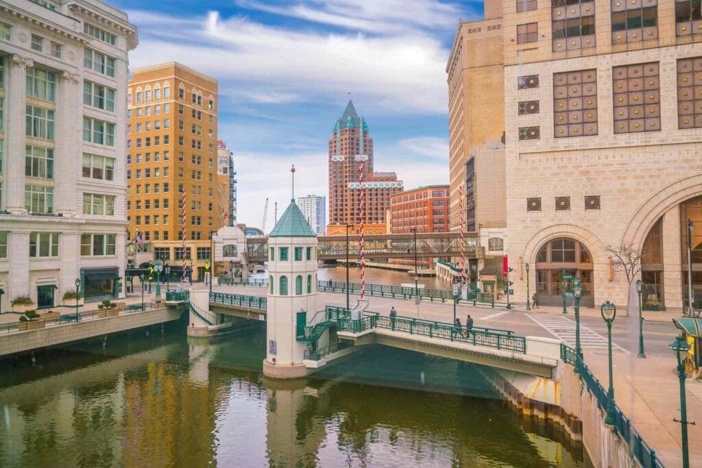 8 Stunning Gateways from Milwaukee You Need to Experience Now! 4 Gateways from Milwaukee