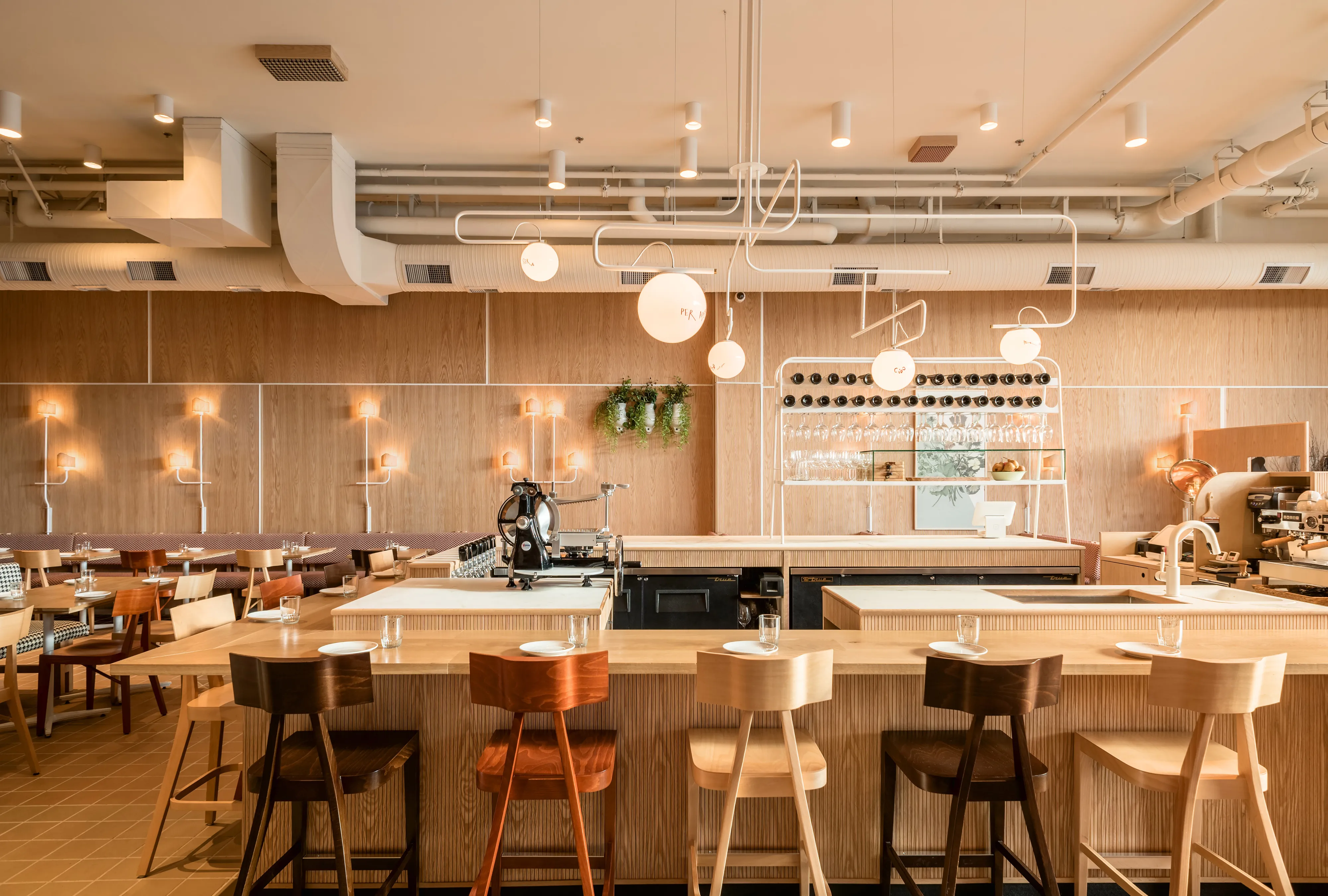 10 Best Restaurants in Vancouver You Need to Try This Year