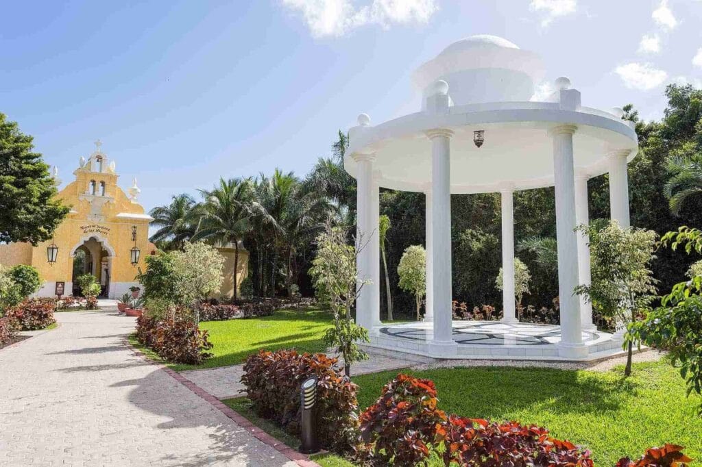 Grand Palladium White Sand Resort & Spa
