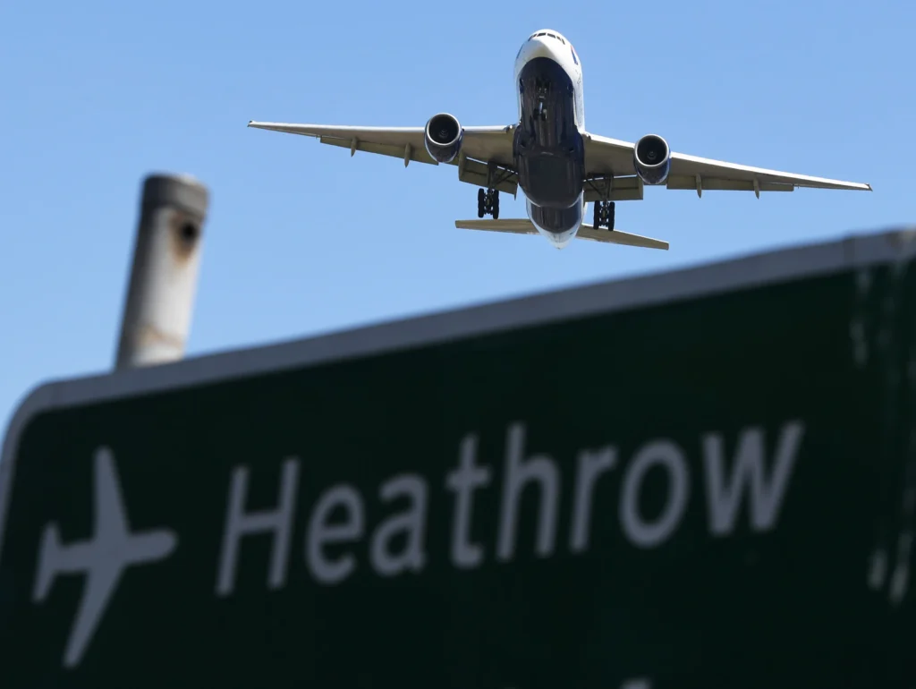 busiest airport in the world by flights per day
