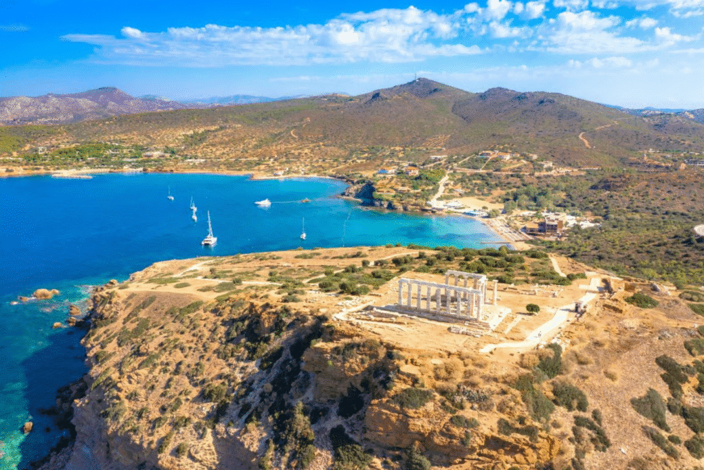 Akti Asimaki is a charming beach nestled near Cape Sounion, just beyond the legendary Temple of Poseidon