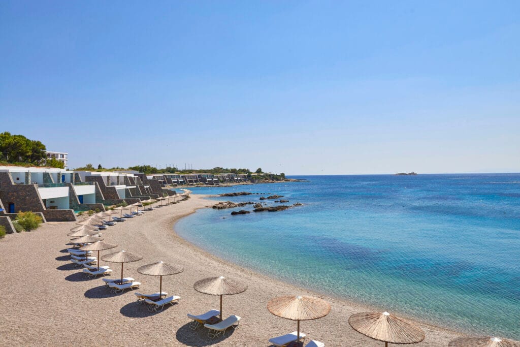 Grand Resort Lagonissi beach