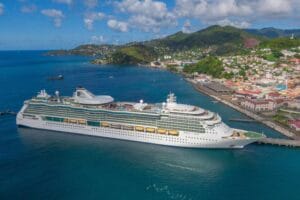 The Ultimate Greece Cruise Guide - Best Routes, Islands & Tips You Can’t Miss!