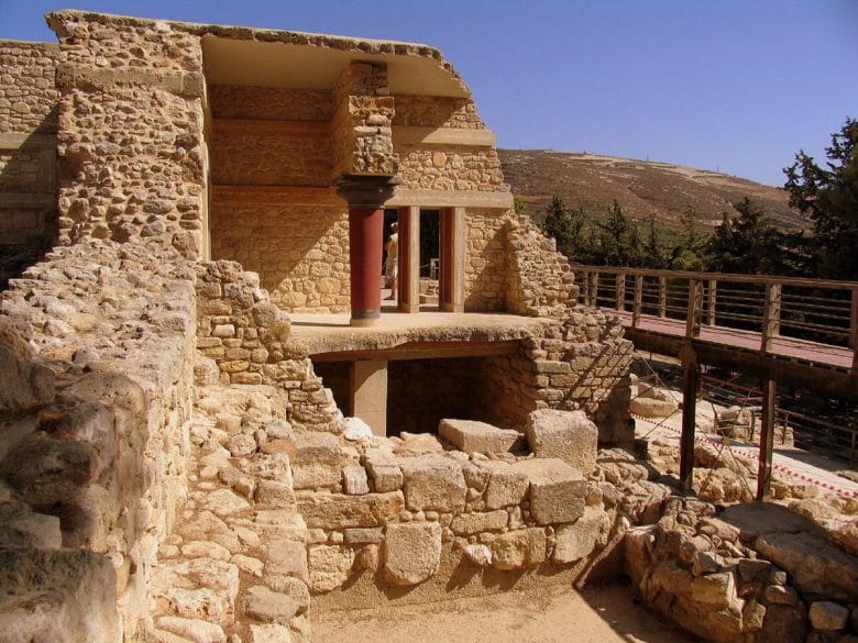 cheapest places in Greece to go on holiday