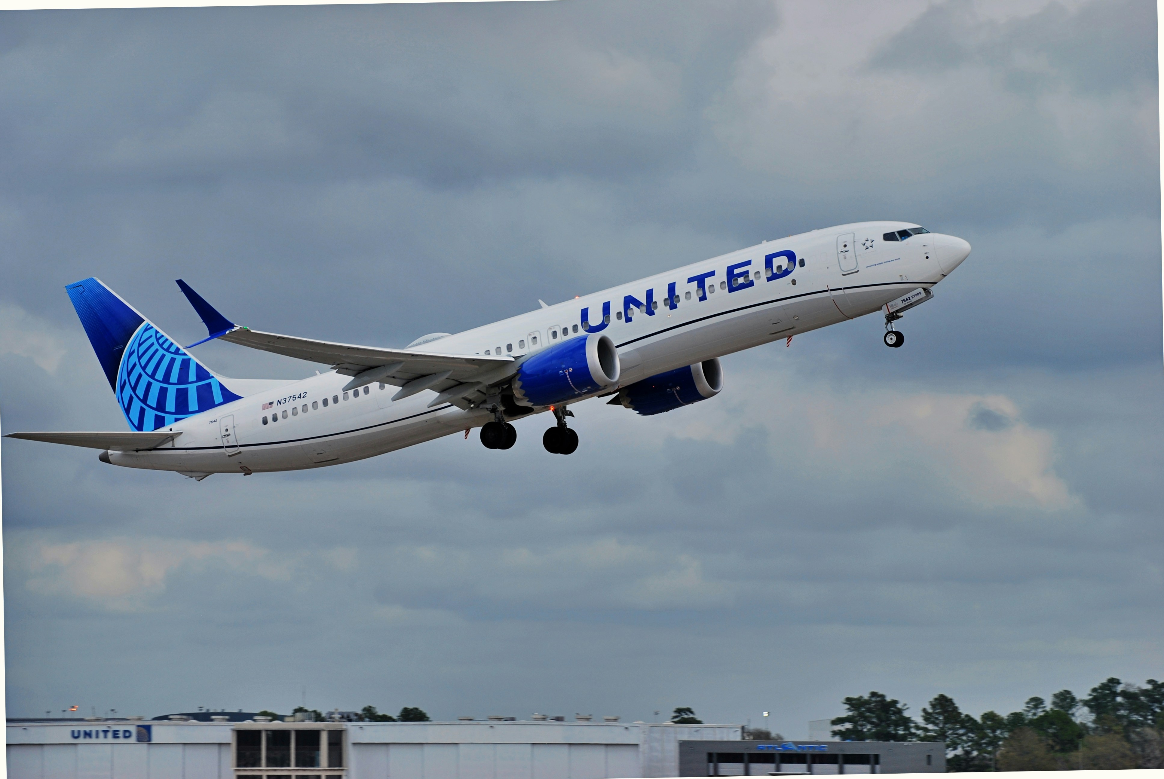 United Airlines: A 2025 Guide to Flying Smarter, Safer, and Further