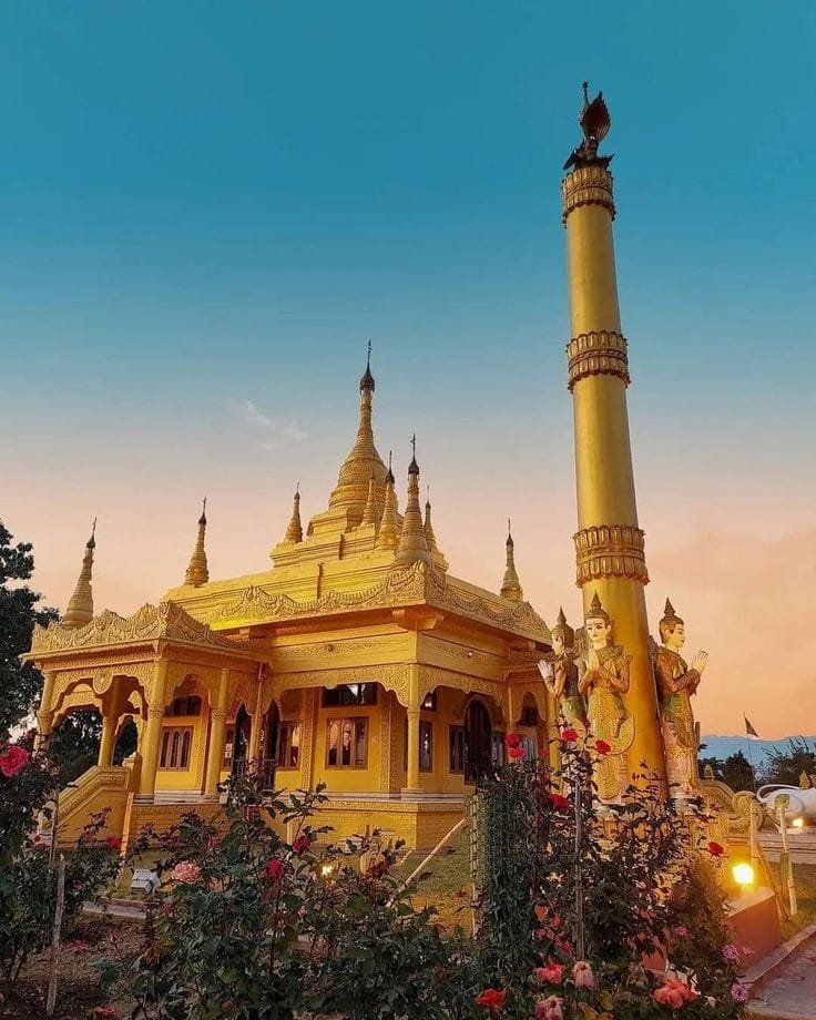 Golden Pagoda (Kongmu Kham)