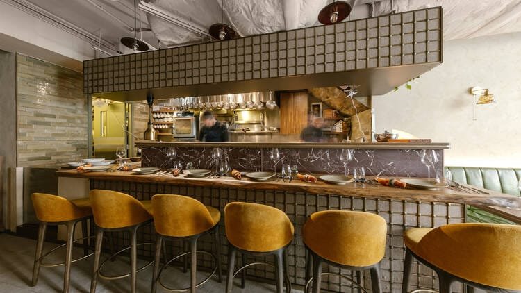 Discover Hong Kong Food: Authentic Dishes, Street Eats, and Culinary Culture 11 fine-dining restaurant