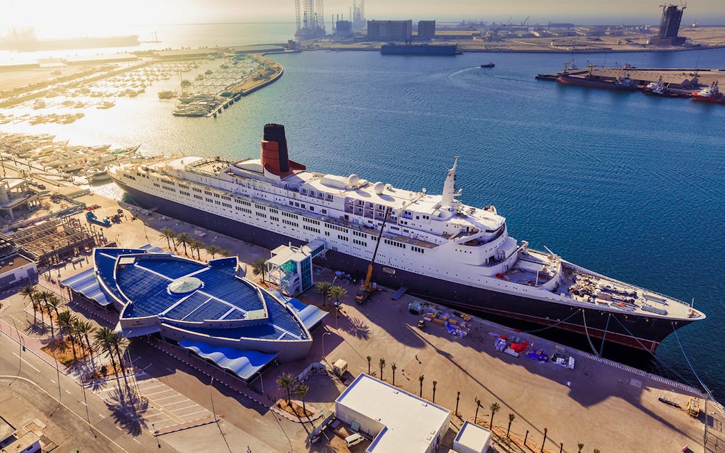 15 Coolest Dubai Hotels That Redefine Luxury, Design, and Experience 19 82f620d7 a13a 45d1 b2c2 929c2617f52e QE2 BirdsEye HighRes