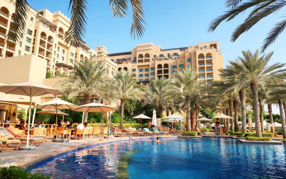 15 Coolest Dubai Hotels That Redefine Luxury, Design, and Experience 10 Fairmont The Palm Pool3 960x600 1
