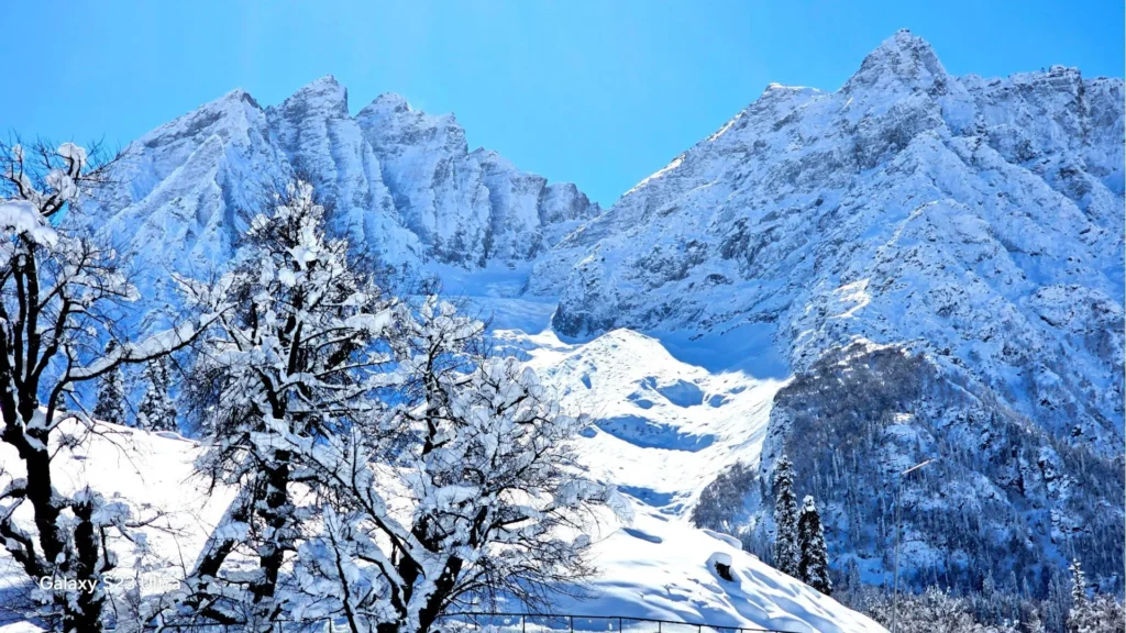 Ultimate Kashmir Travel Guide: Top Places, Activities & Insider Tips 4 Ultimate Kashmir Travel Guide | Places, Things to Do & Tips