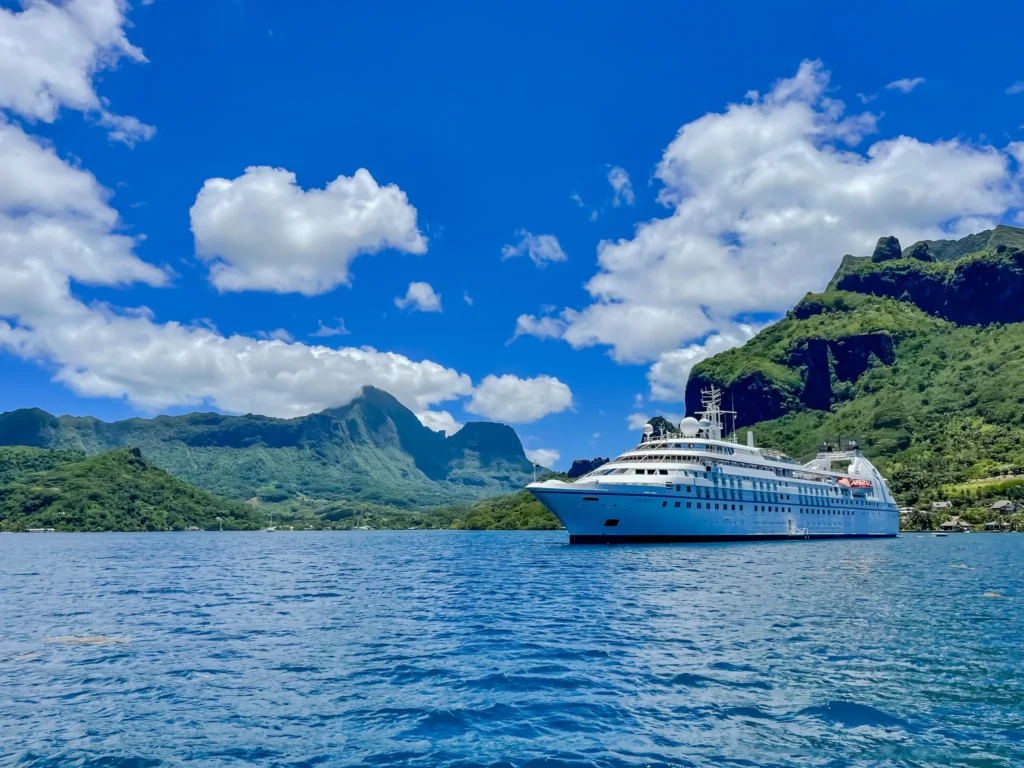 13 World’s Best Cruise Ship Ranked by Luxury Experience 9 Star Breeze – Windstar Cruises