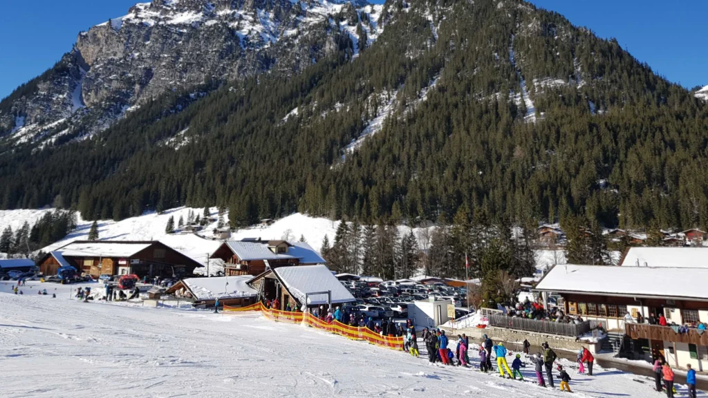 The Ultimate Guide to Interlaken, Switzerland (2026) 8 winter sports in interlaken