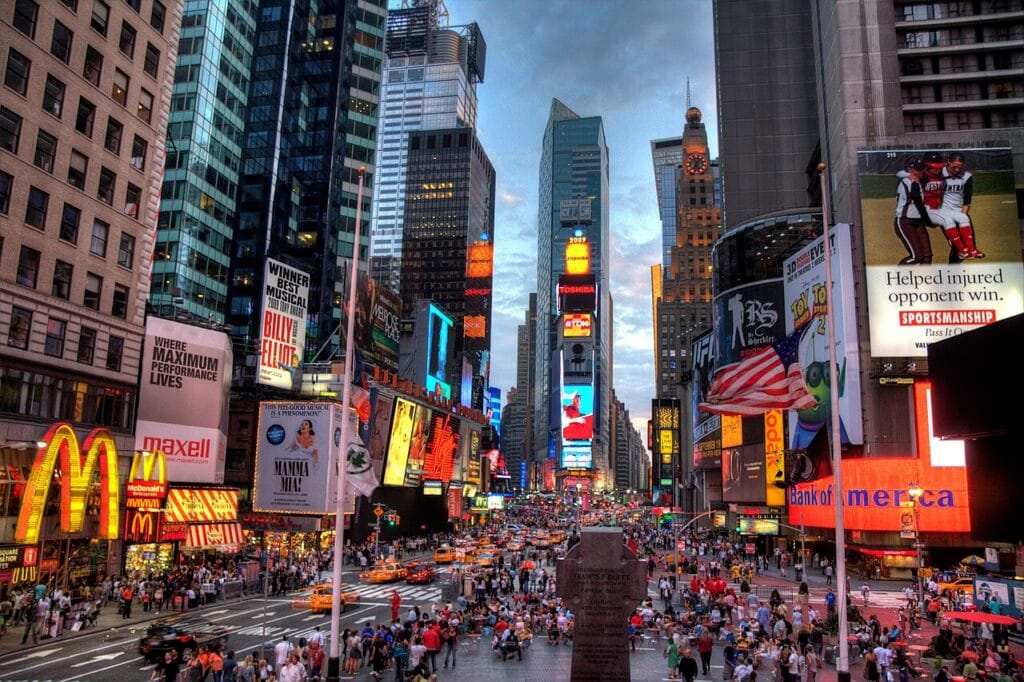 12 Famous Tourist Places in USA You Must Visit at Least Once 6 Times Square NYC