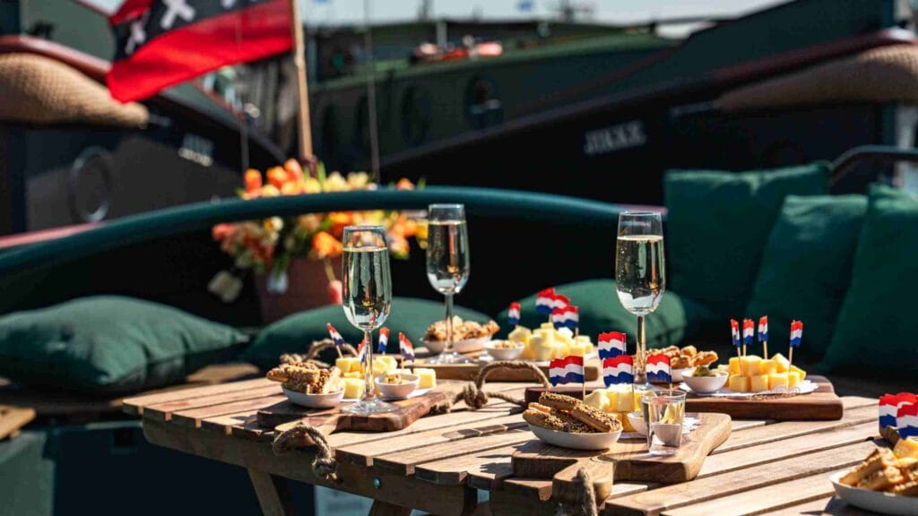 Amsterdam Canal Cruise: 9 Best Tours You Should Actually Try 9 amsterdam canal tours