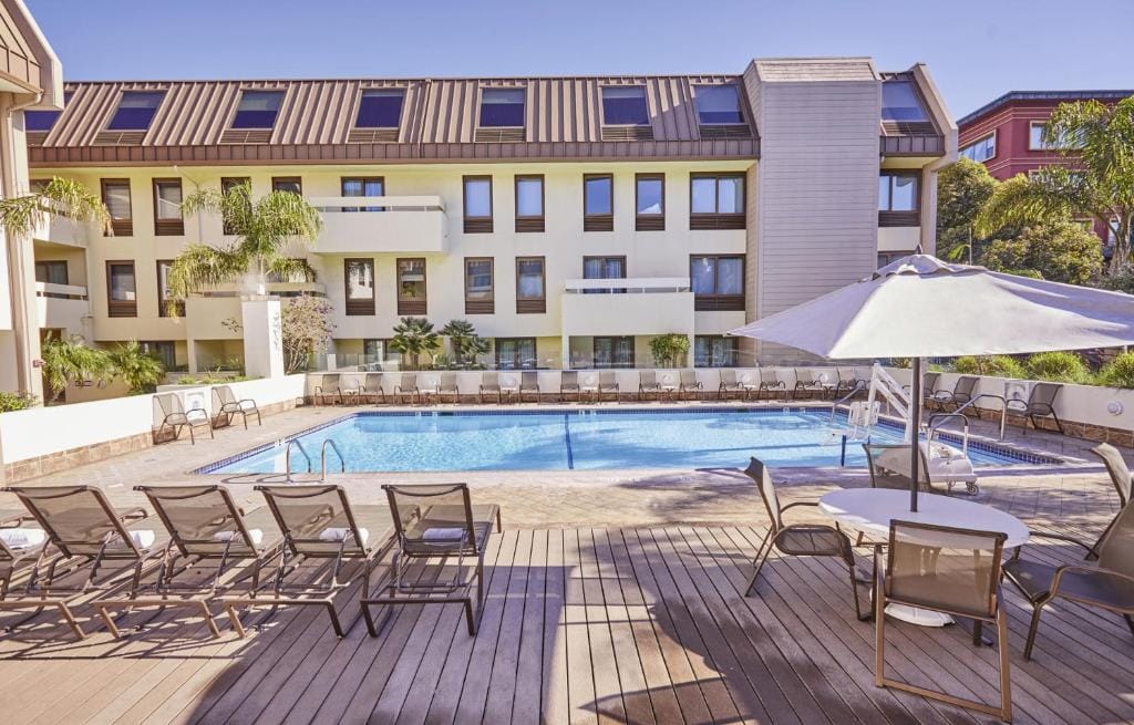 Top Rated Hotels in California: Best Hotels in California for Luxury & Scenic Stays 13 Hotel Riu Plaza Fisherman’s Wharf