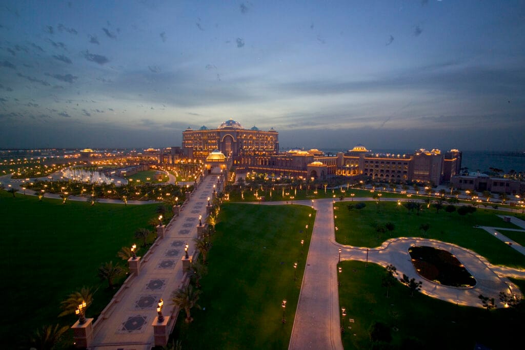 architectural brilliance of Abu Dhabi's Palace Emirates