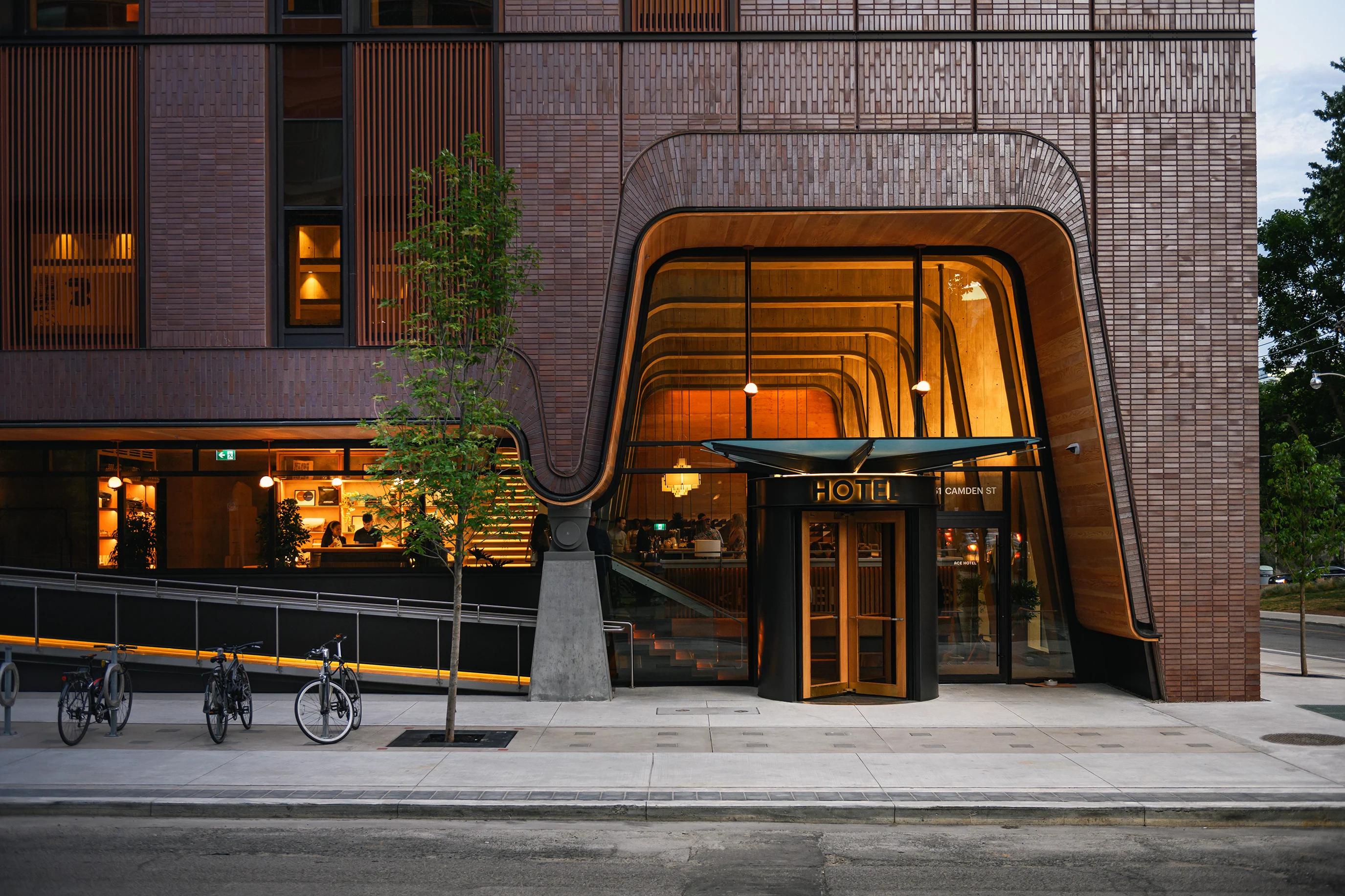 8 Amazing Areas Where to Stay in Toronto for Every Type of Traveler