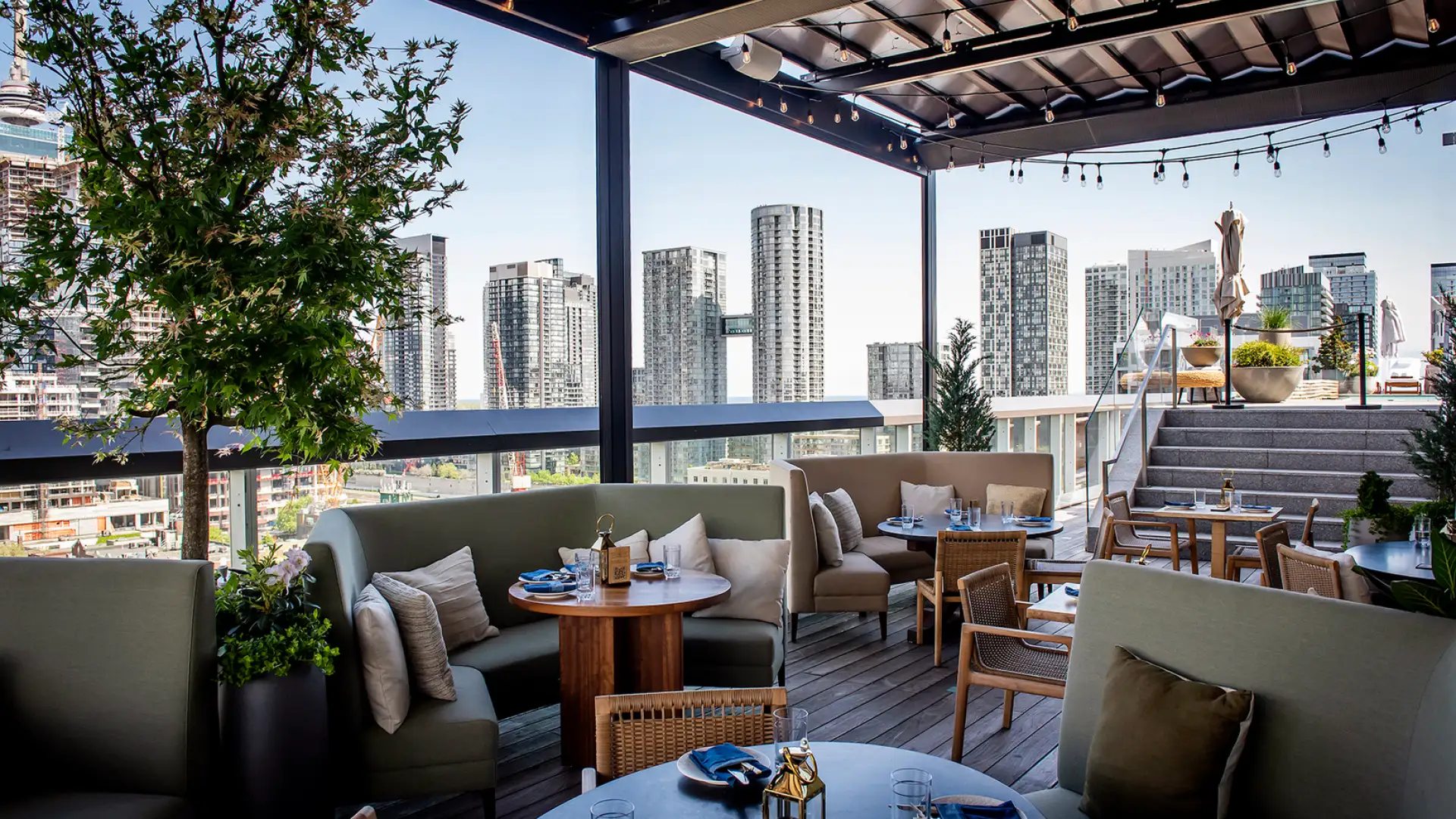 Best Bars in Downtown Toronto Canada for Cocktails and Nightlife