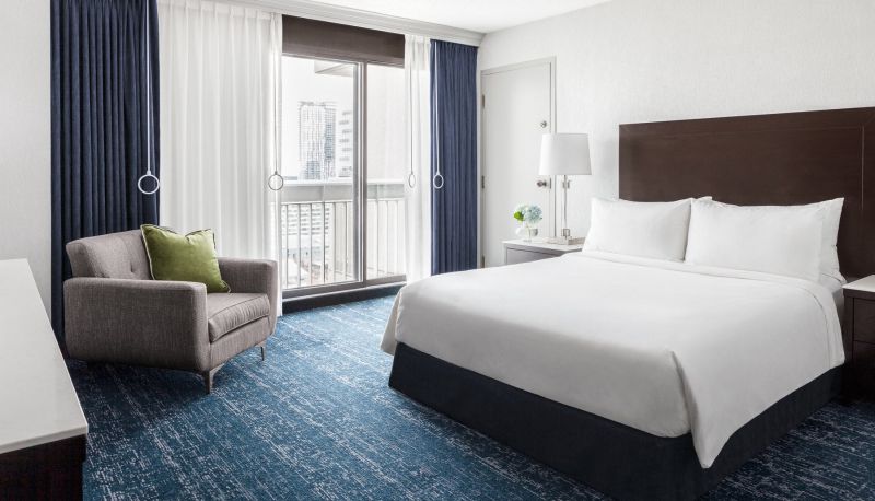 cheap hotels downtown Toronto Canada