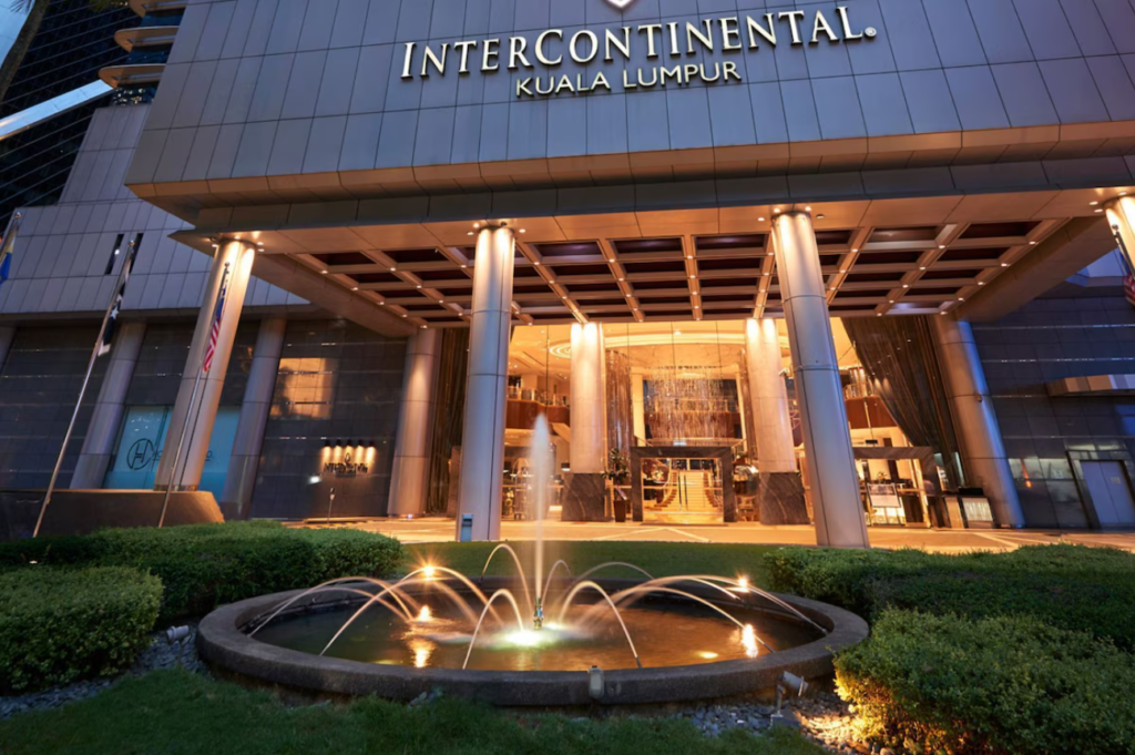 kuala lumpur hotels near petronas