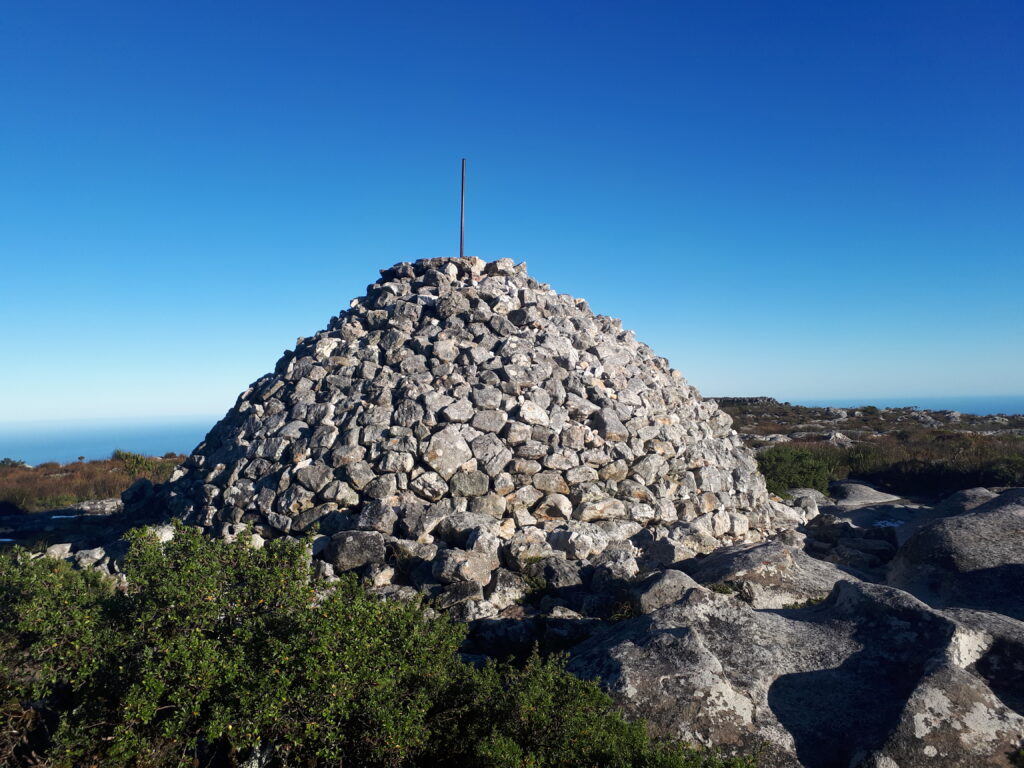 Maclear's Beacon Walk