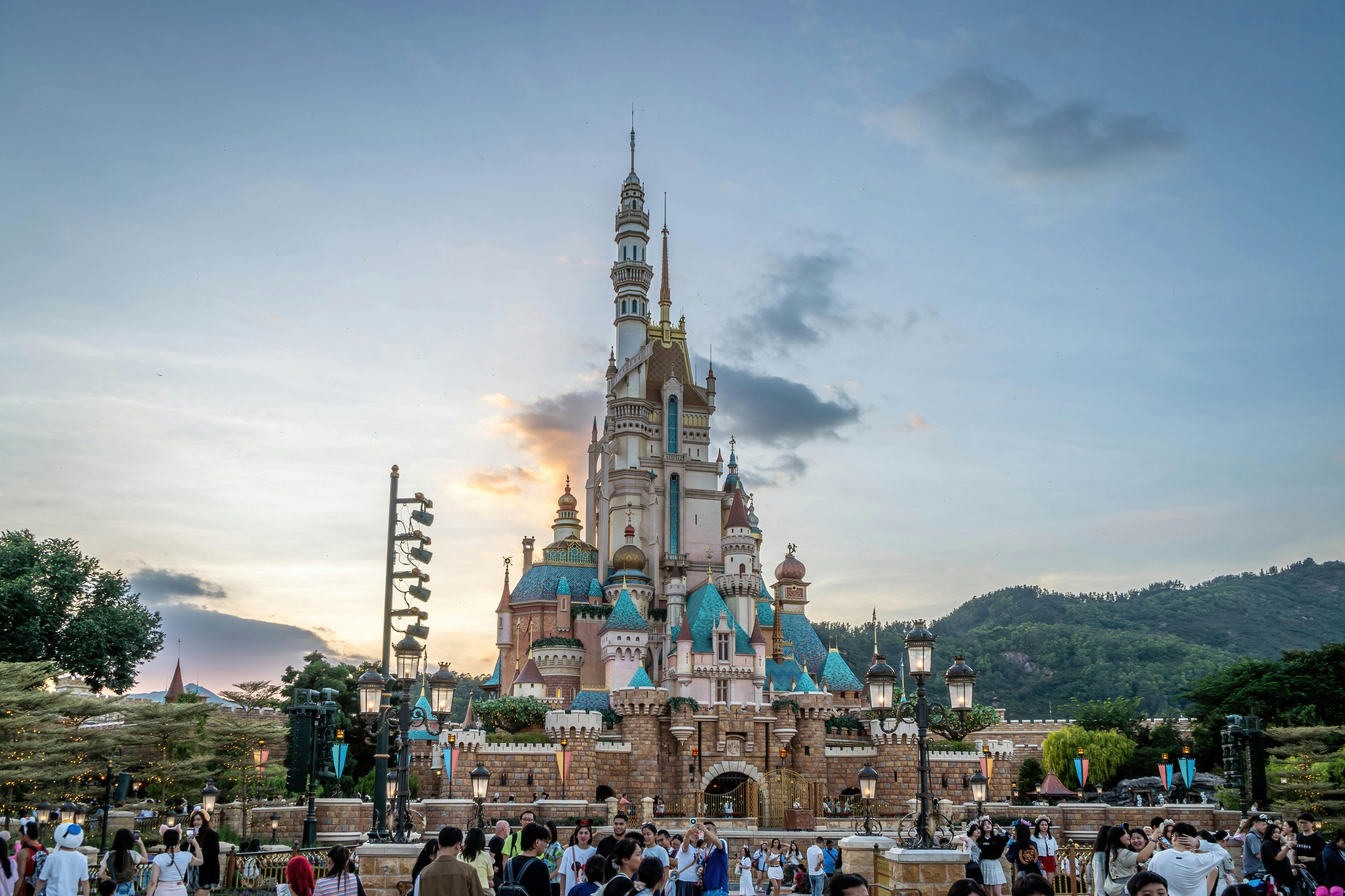 Hong Kong Disneyland, HK Disneyland and Hong Disneyland Hotel Guide