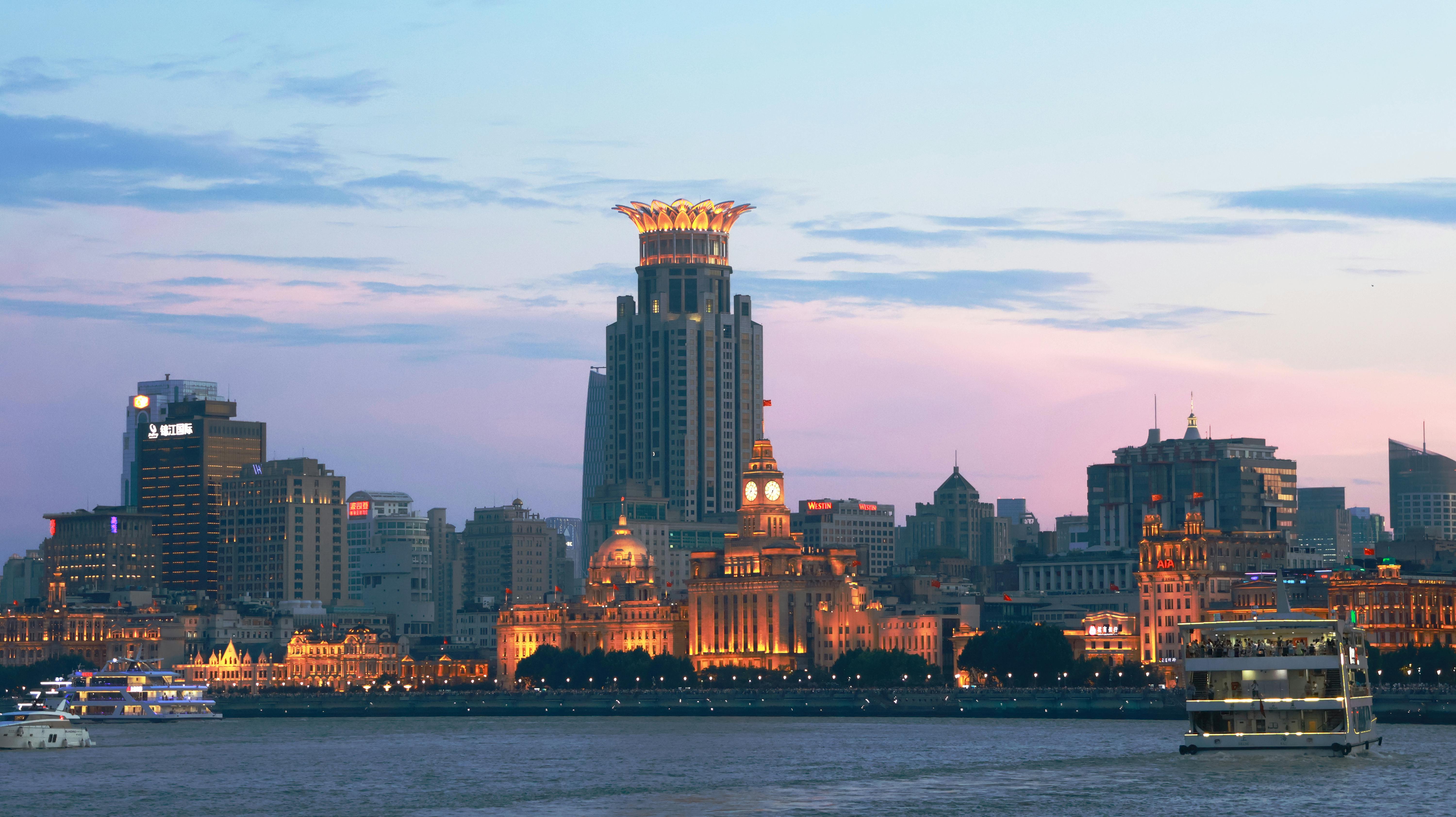 12 Luxury Hotels in Shanghai China for the Ultimate Five-Star Experience