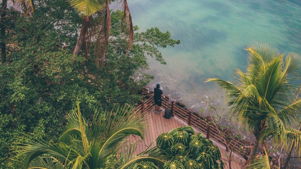 iconic suspension bridge