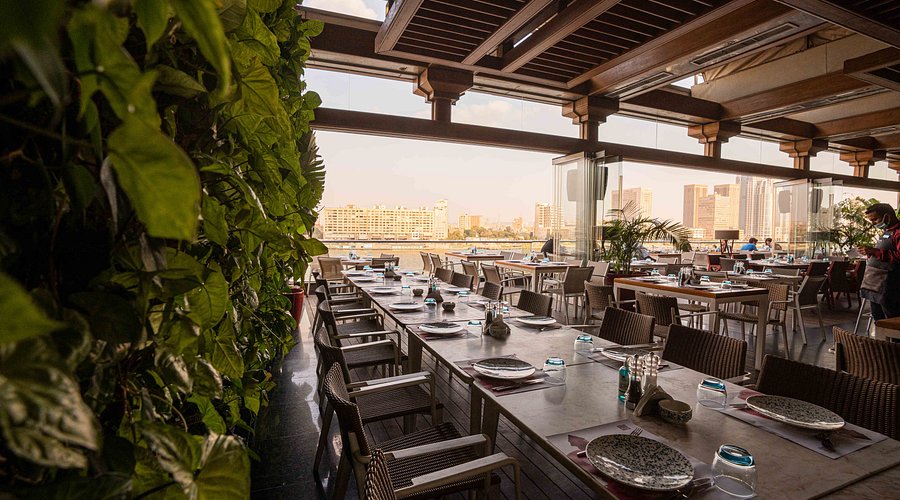 crimson bar & grill cairo egypt