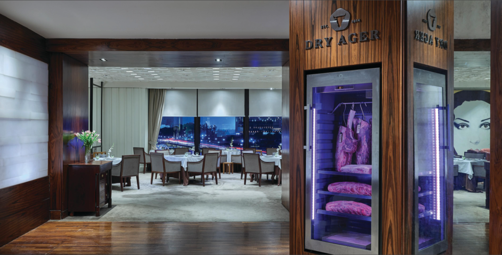 luxurious restaurants by the Nile