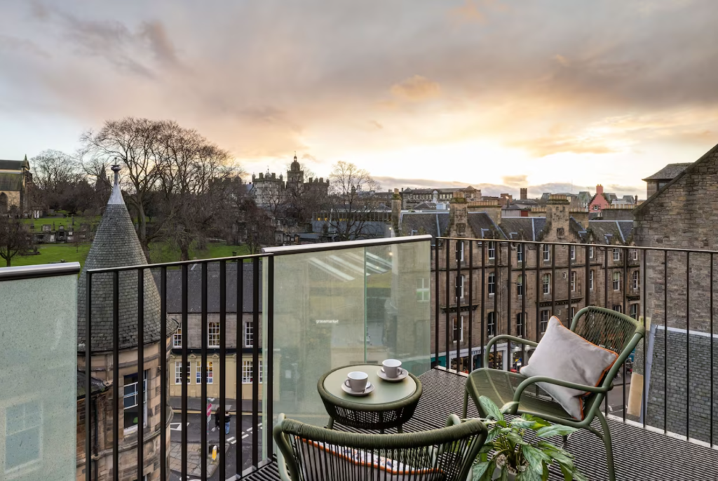 hotels near Edinburgh Castle