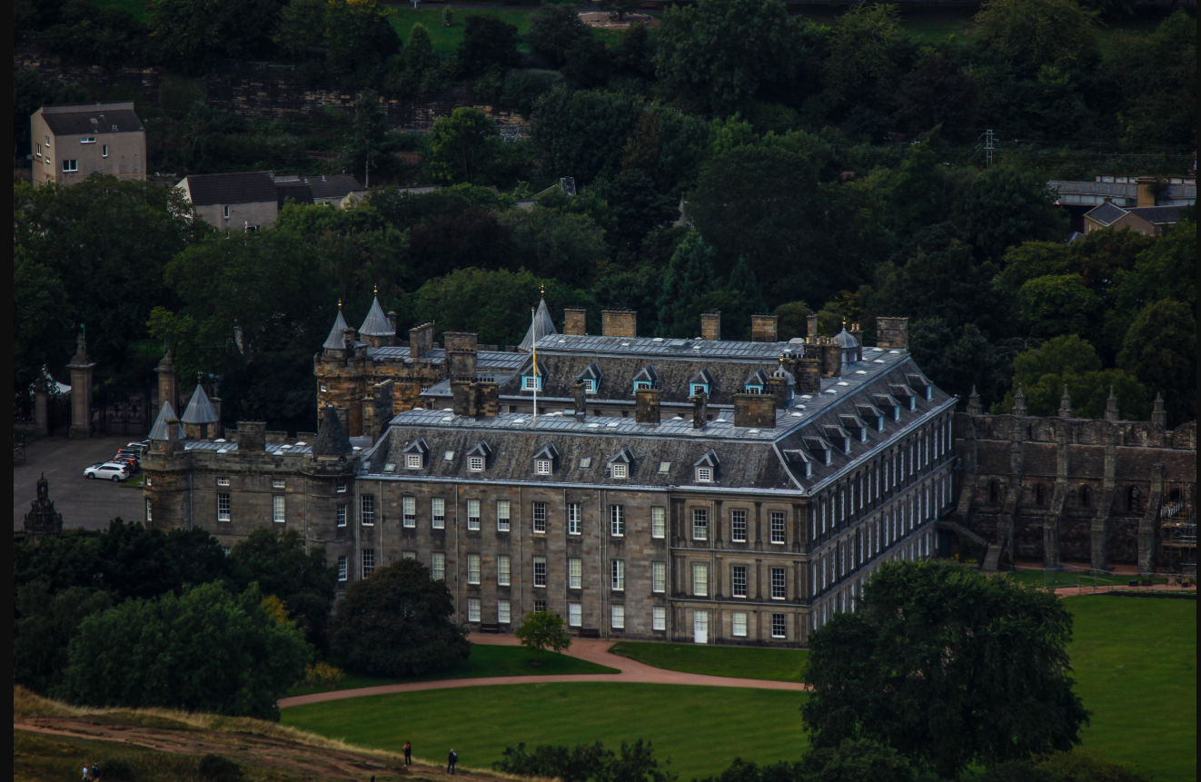 Holyrood Abbey Edinburgh: Complete Visitor Guide to Holyrood Abbey & Edinburgh Holyrood